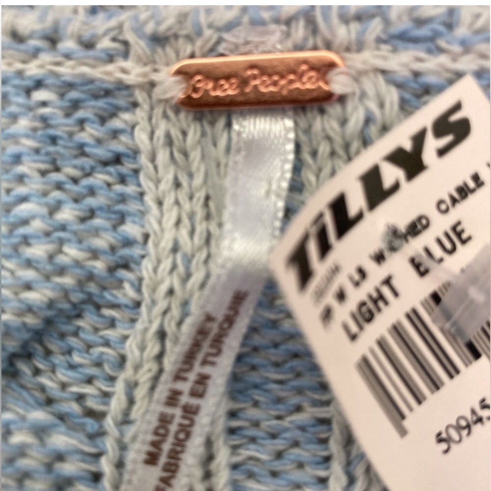Free People Blue Cable Knit V-Neck Sweater L Coastal Cozy. NWT - Picture 2 of 8